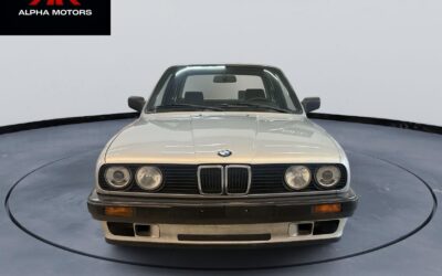 BMW 320i E30 6 Zylinder (Top Zustand) Limousine